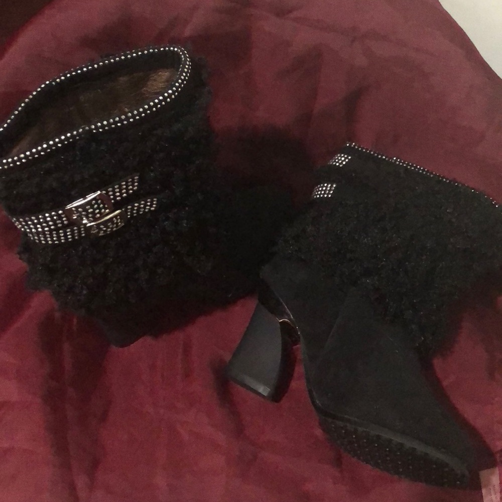 Unusual black NEW booties